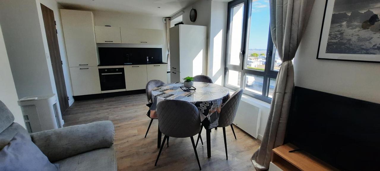 Les Appartements De La B Saint-Benoît-des-Ondes Exterior photo